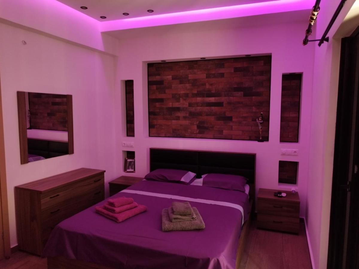 Luxurious Apartment In The Heart Of Town ! Loutraki  Bagian luar foto
