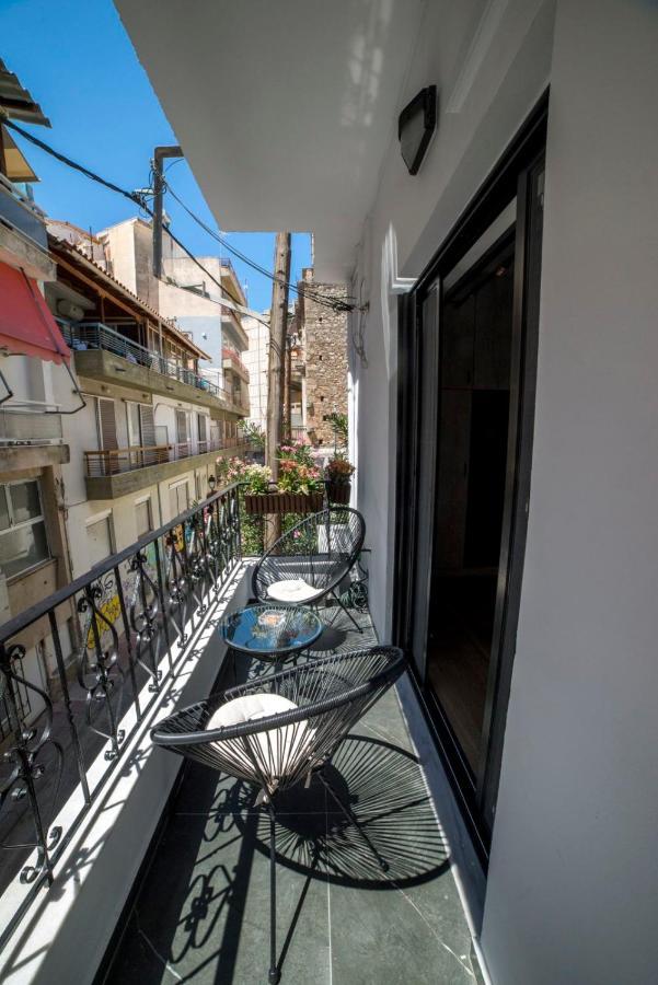 Luxurious Apartment In The Heart Of Town ! Loutraki  Bagian luar foto