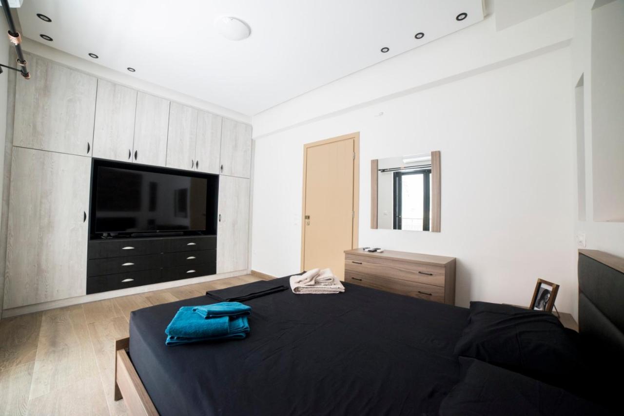Luxurious Apartment In The Heart Of Town ! Loutraki  Bagian luar foto