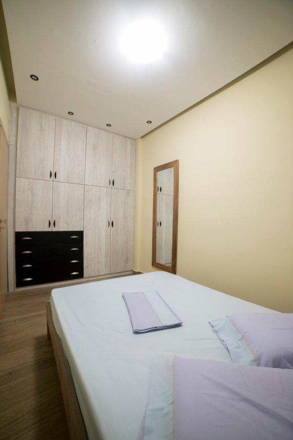 Luxurious Apartment In The Heart Of Town ! Loutraki  Bagian luar foto