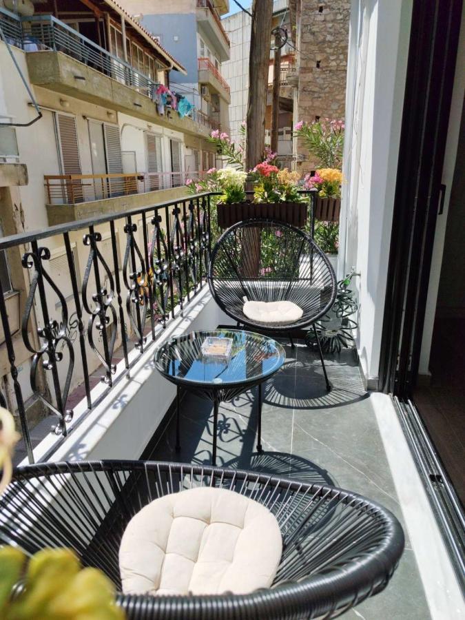 Luxurious Apartment In The Heart Of Town ! Loutraki  Bagian luar foto
