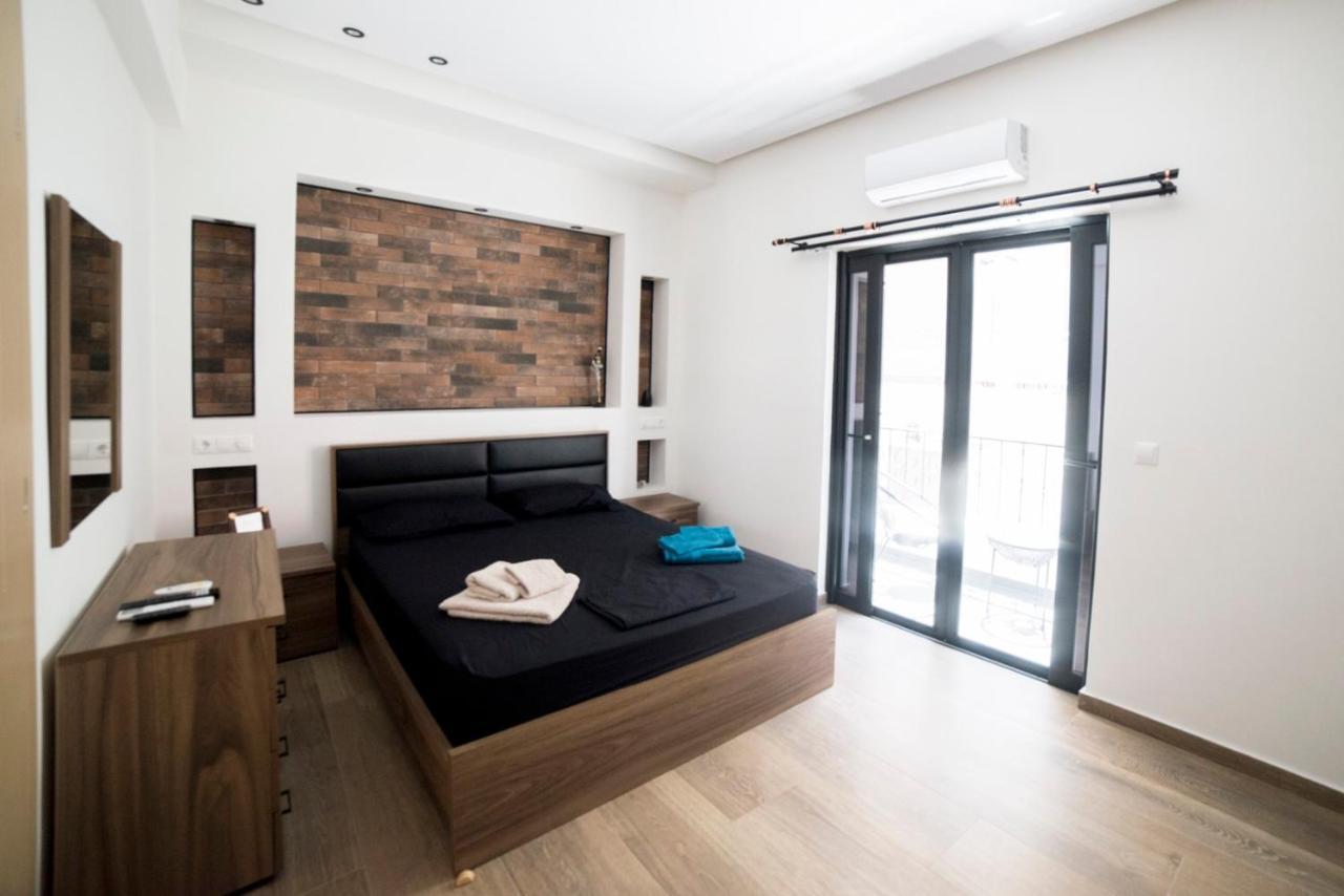 Luxurious Apartment In The Heart Of Town ! Loutraki  Bagian luar foto