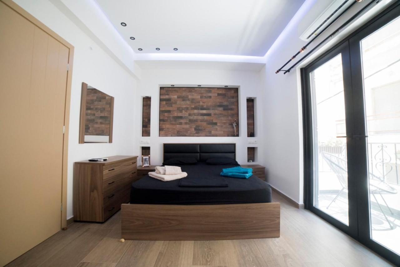 Luxurious Apartment In The Heart Of Town ! Loutraki  Bagian luar foto