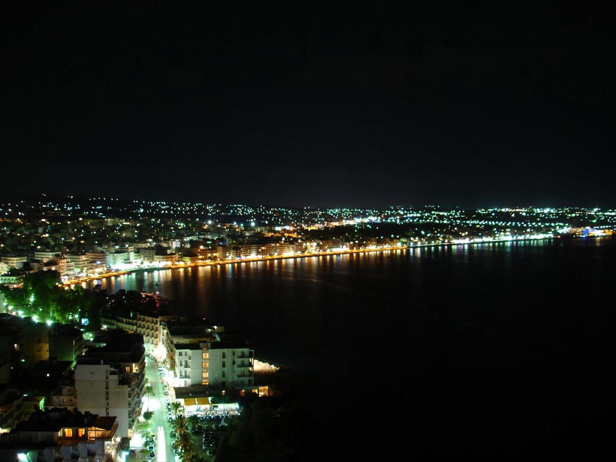 Luxurious Apartment In The Heart Of Town ! Loutraki  Bagian luar foto